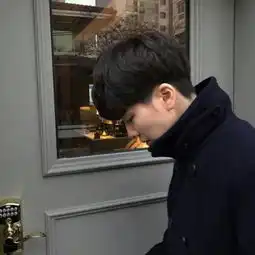 最新高清男生yy头像阳光帅气又年轻分手的痛不是人人都懂