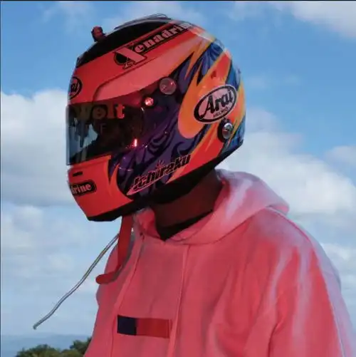 frankocean说,他想变成daftpunk