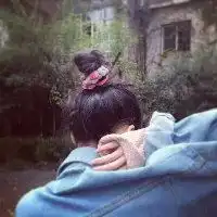这个封面可以吧,专业黑女朋友十年,济州岛的风,可以把人吹跑陈蕾蕾呀...