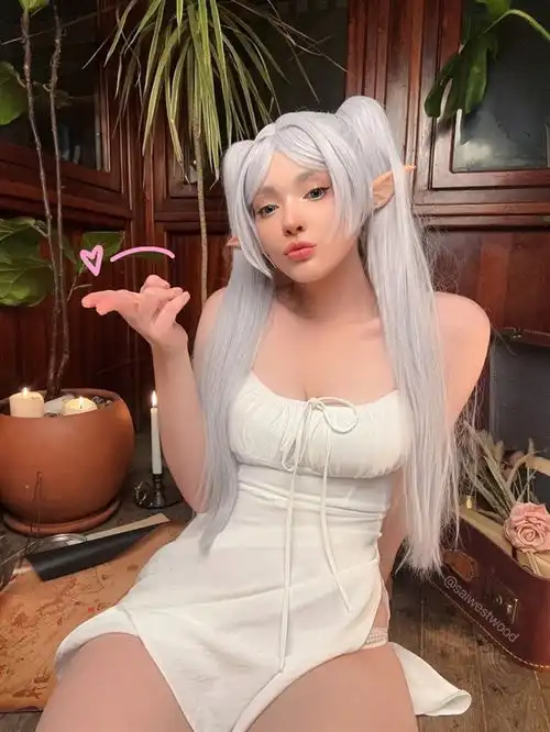 乌克兰美女cos咒术回战冥冥皮衣黑丝身材热辣
