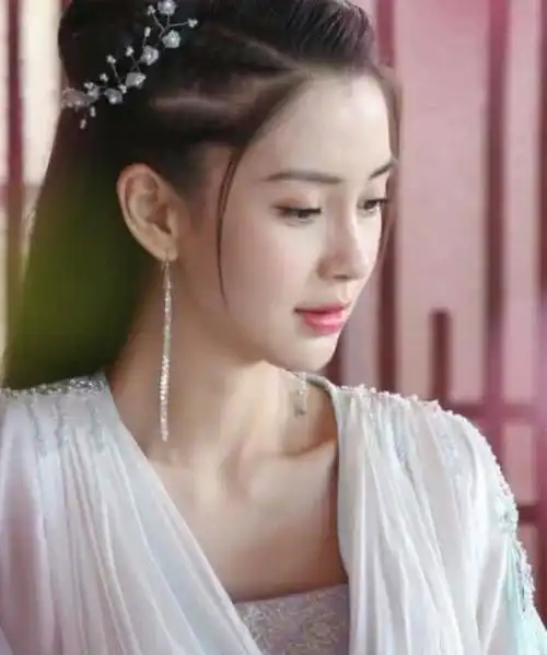 八大白衣美人,阿娇赵丽颖郑爽杨幂刘亦菲张柏芝,谁仙气飘飘