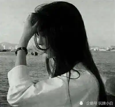 喜欢一个有男朋友的同事,当她分手了主动约我,我选择了说谎