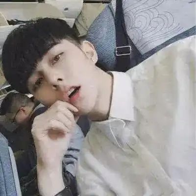 一个男人暗恋你,逃不掉这5个表现