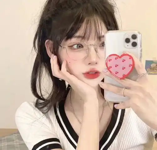 ins纯欲风女生头像