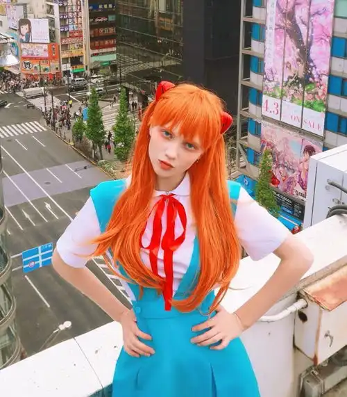 这个乌克兰美少女好酷,染了我不敢染的发色,她的染发史值得借鉴