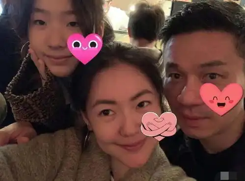 小s晒照庆大女儿15岁生日,大眼惊艳像妈妈,老公却被指不高兴