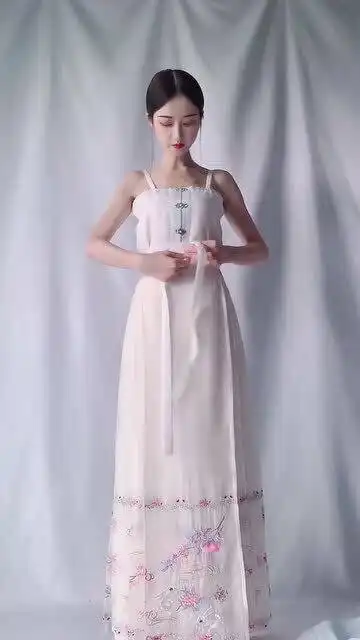 仙气飘飘的明制汉服,这个配色和绣花也太仙气了吧,满满的少女感