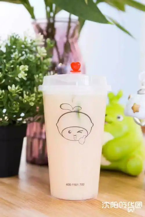 喝了好几年的茶饮店,突然变少女还能亲自演绎夏日专属表情包