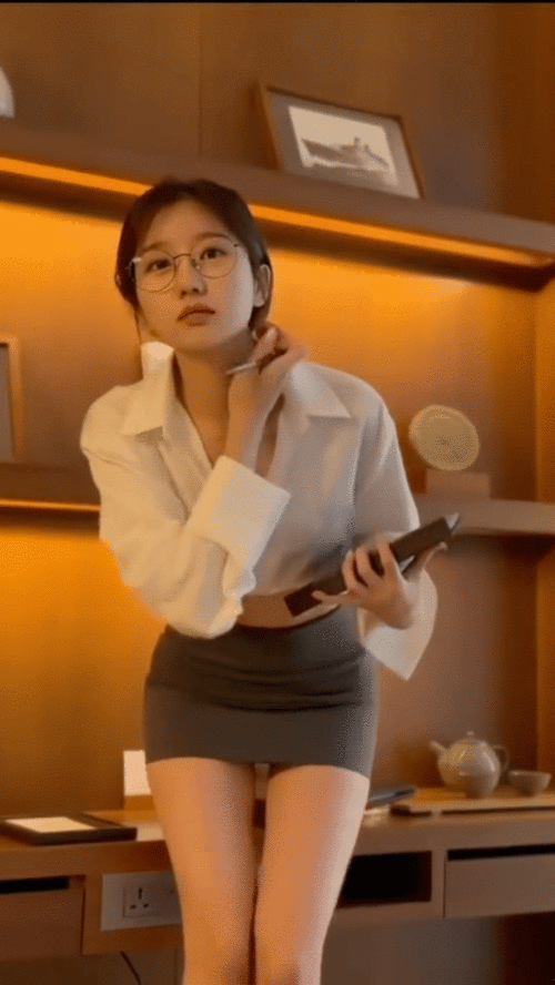 女子4800元做发型称被杀猪致命秘书诱惑的动态图