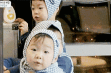 萌哭着走秀的女孩长大了,表情包男孩也上学了