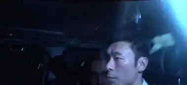 郑秀文红馆开演唱会,穿着打扮被吐槽,有谁看到台下许志安的表情