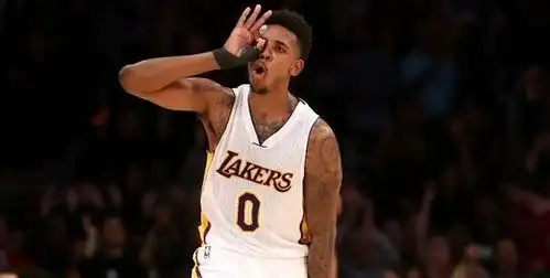 杨少侠,剑未佩妥,出门已是江湖,千帆过尽,归来仍是少年尼克杨