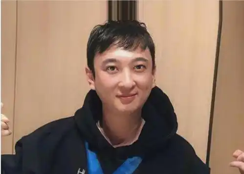 继吴亦凡可爱叠词后,王思聪的土味情话成潮流,赵露思这又手滑了