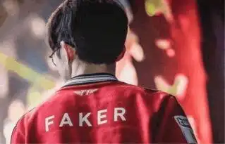 uzi又喷了faker表情包上线,uzi我不想笑,但我憋不住啊