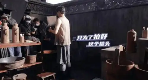 李易峰拍摄花絮曝光,挑战大冬天洗冷水澡,冻得表情管理都失败了