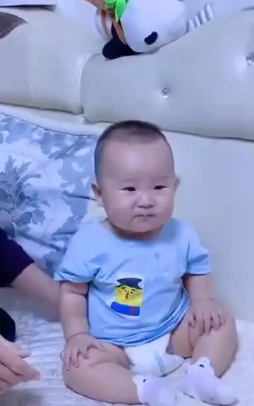 一勺药喝下去,这表情,怕是上头了吧