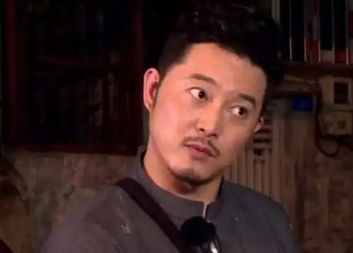 因长的丑无法上台领奖,如今成为爆红综艺咖,综艺数量不输沙溢