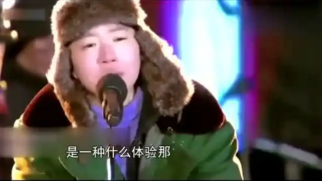 窦靖童着装亮瞎观众,被冻成表情包