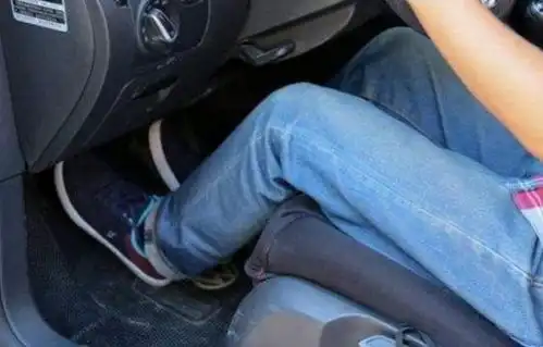 为什么感觉老司机座椅都调得靠后