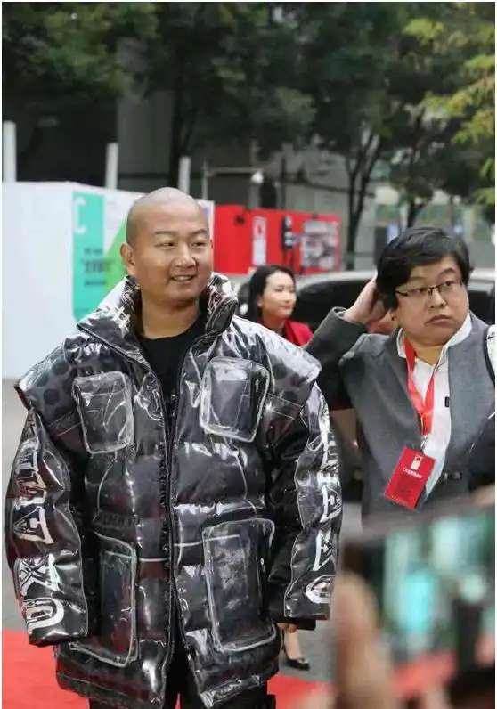 网红giao哥结婚现场曝光,笑容灿烂一脸憨厚,新娘表情却耐人寻味