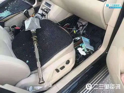 高速逆行疯狂撞警车9辆警车5货车包围才抓住了嚣张男子