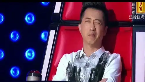 听完两位学员的比拼对唱,哈林小脸都纠结了,看表情就知道多难选