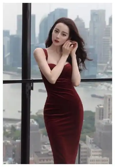 迪丽热巴向蔡徐坤道歉,误用黑梗表情包引争议,男方粉丝表不满