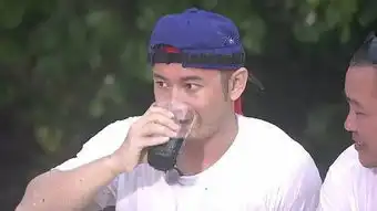 黄晓明刘烨沙溢阮经天薛之谦岳云鹏被丢到荒岛上,然后他们就变成了表情包