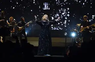 怎麽那麽美盘点铁肺歌后adele演唱会造型选集