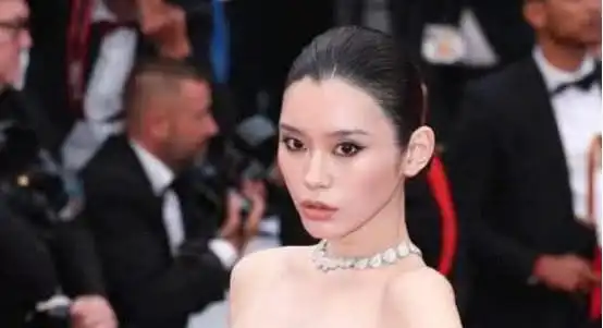 奚梦瑶现身孕婴店,是否已经怀孕目前当事者还未回应