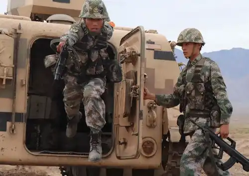 怒狠狰劲旅2018表情包诠释兵哥血性青春
