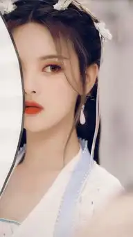 当可爱的杨超越穿上汉服之后,就像是漫画中走出来的少女
