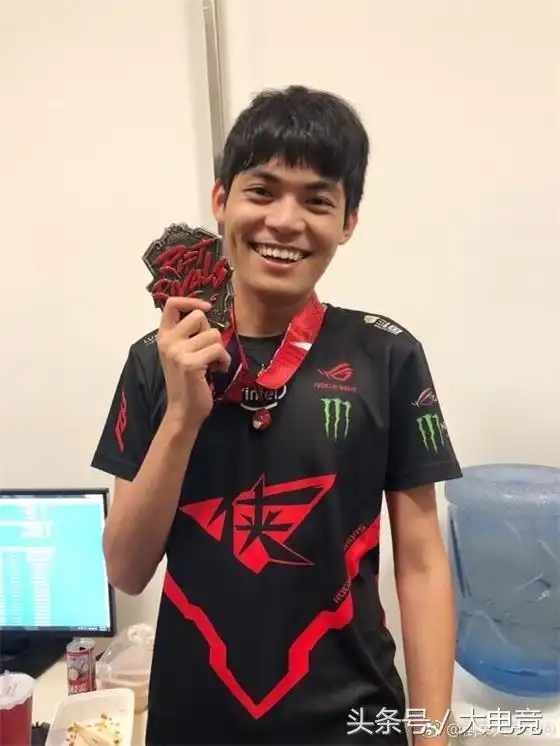 mouse夺冠后自嘲我现在一点都不慌粉丝阿光升级为光哥