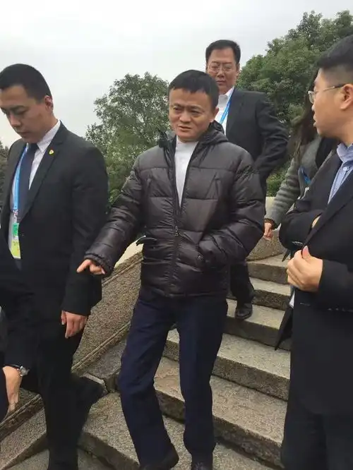 互联网大会表情秀马云同款走红丁磊厕所被堵