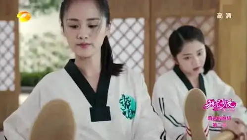 旋风少女晓莹因为百草站出来为光雅说话吃醋,表情太可爱了