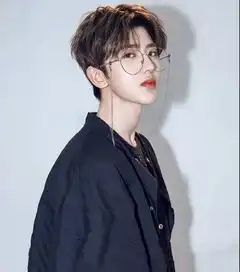 央视点名后,蔡徐坤数据大缩水,火箭少女热度不降反升