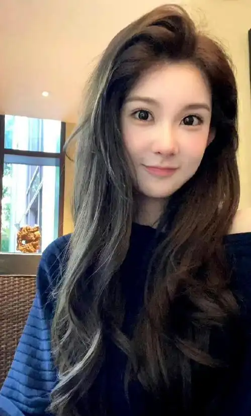 网红花三三道歉没有对卢靖姗不屑,只是自己没做好表情管理