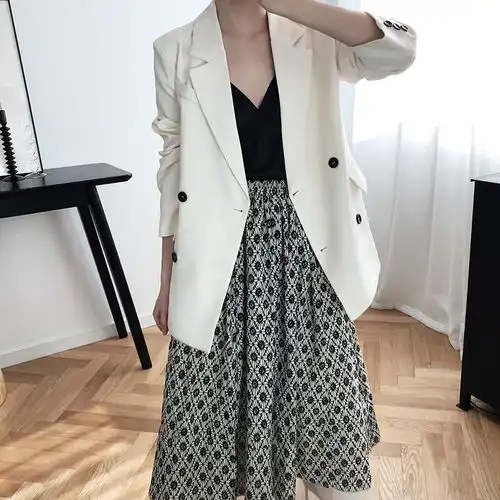优雅蓬松的法式半身伞裙复古又优雅,做奥黛丽赫本式的女人