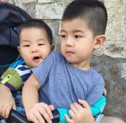 终于知道安吉弟弟小鱼儿像谁了