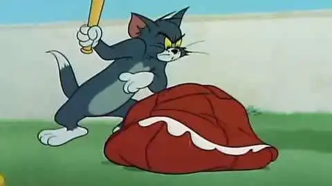 猫和老鼠汤姆掏出来了项圈,以为是杰瑞的不过杰瑞没这么大脖子啊