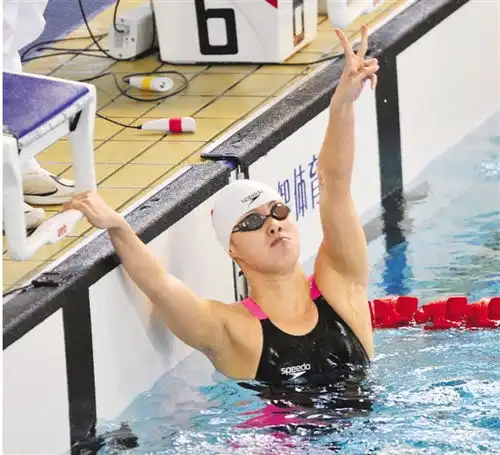 傅园慧赛后采访秀搞笑表情包