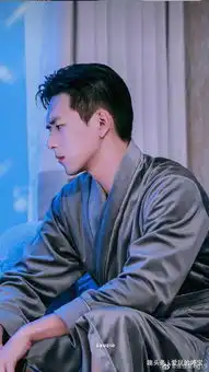 亲爱热爱原来韩商言的原型是他一模一样,颜值身材也是五五开