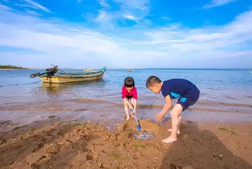 在千里山海自驾旅游公路上,一口一口吃掉威海的春天