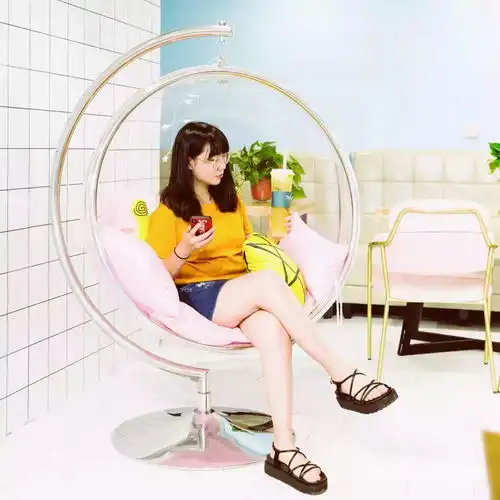 喝了好几年的茶饮店,突然变少女还能亲自演绎夏日专属表情包