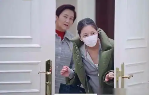 王灿卸货成功晒一家三口表情包透露是女儿,好闺蜜也来实锤
