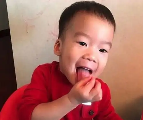 近日吴京晒儿子照片,教他功夫,难道准备让他接班