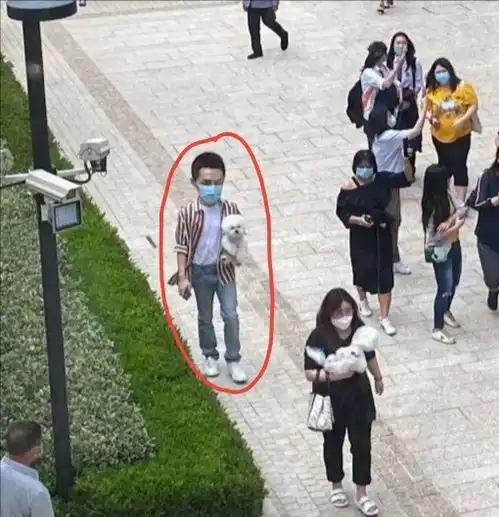 口红一哥李佳琦为线下活动保安推人道歉谢谢大家监督