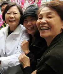 蔡英文选举造势搞怪对鹅谈政见