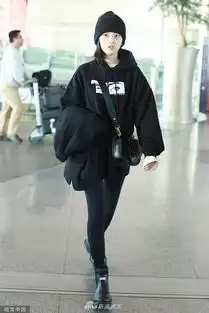 组图小可爱上线宋祖儿机场边走边吃零食表情呆萌