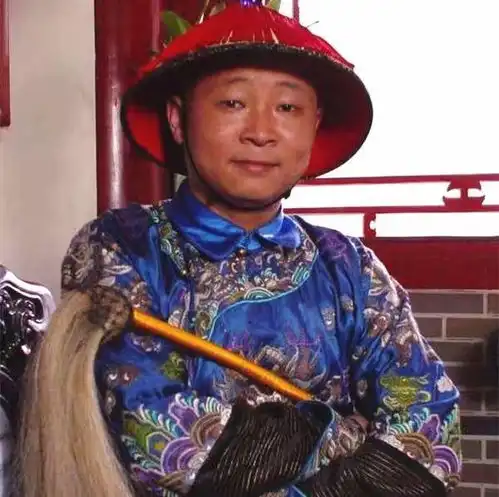 那些退圈做生意的明星们,她成了网红服装店老板,他办起了养鸡场